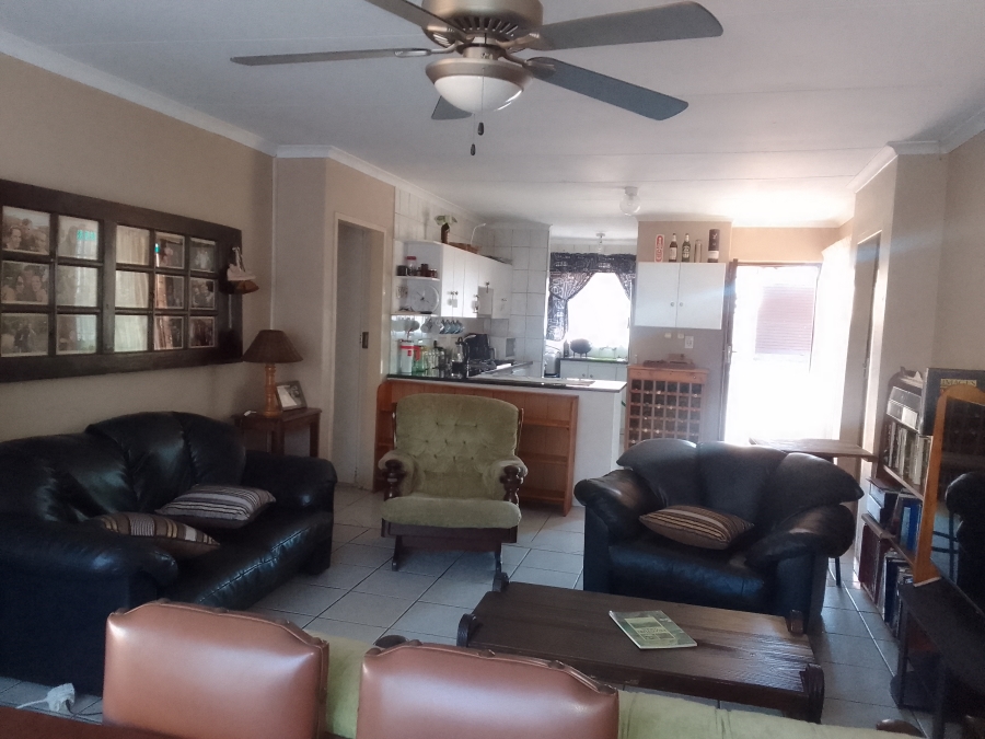 3 Bedroom Property for Sale in Geelhoutpark North West